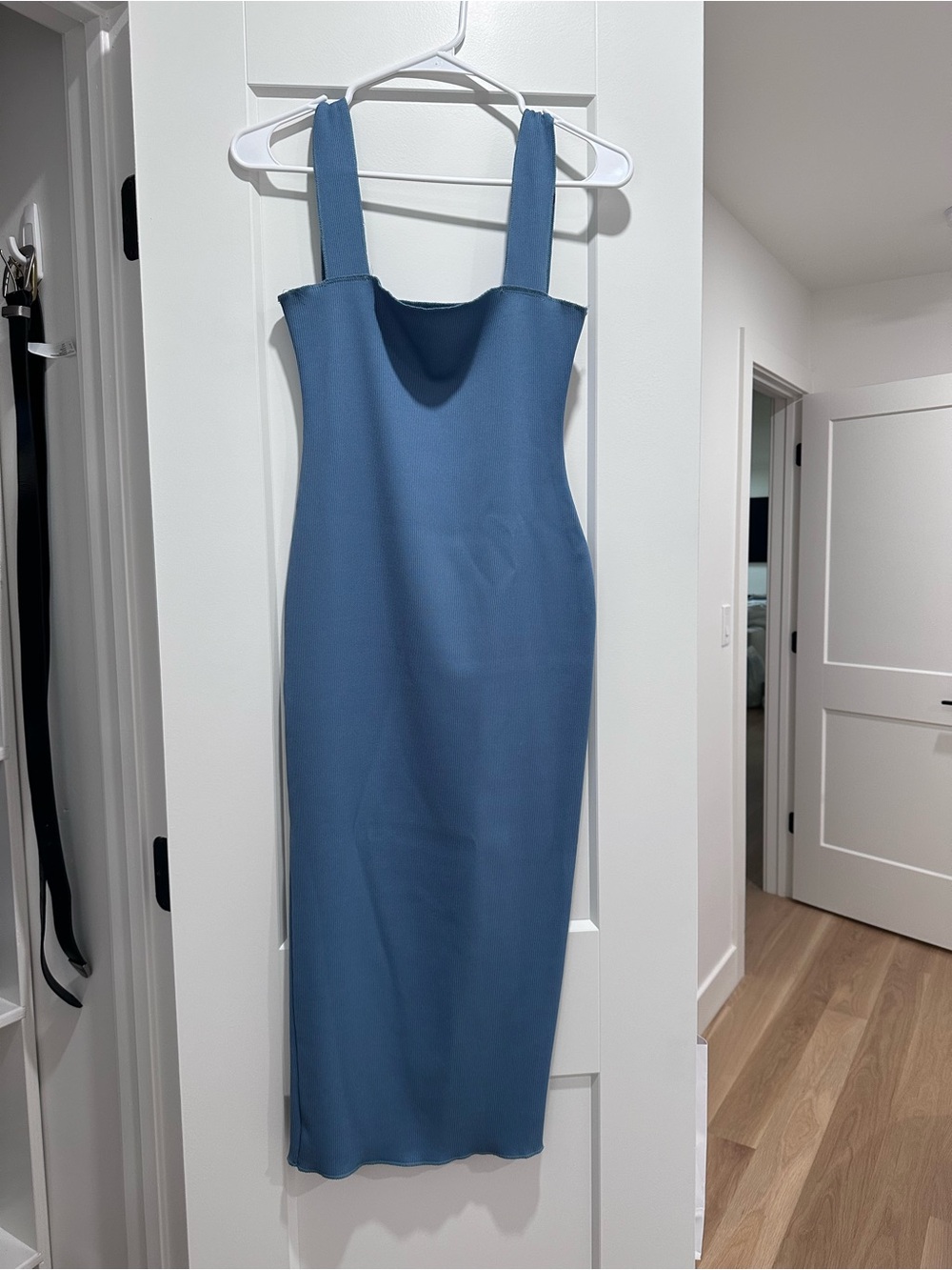 Missguided Blue Square-Neck Midi Dress